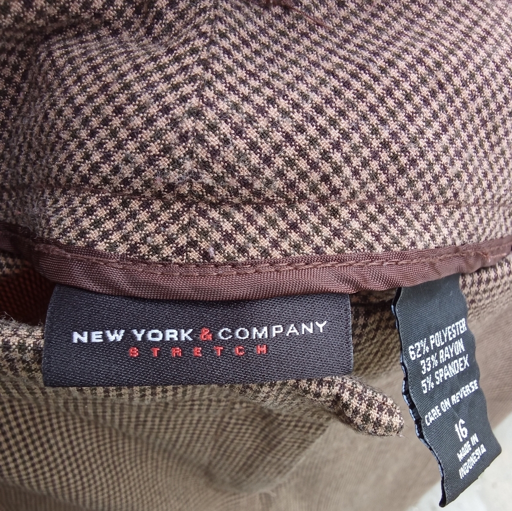 New York & Co Stretch GUC Brown Houndstooth Patterned Womens Bermuda Shorts - Picture 6 of 7